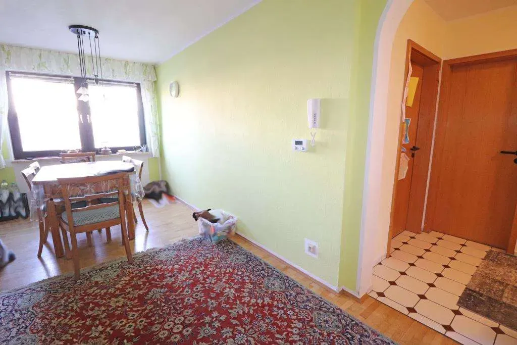 Top Lage in Weiden-Ost! 3 1/2 Zi.-ETW mit Garage und Balkon, mit Blick in Richtung Stadtpark. – Bild 9