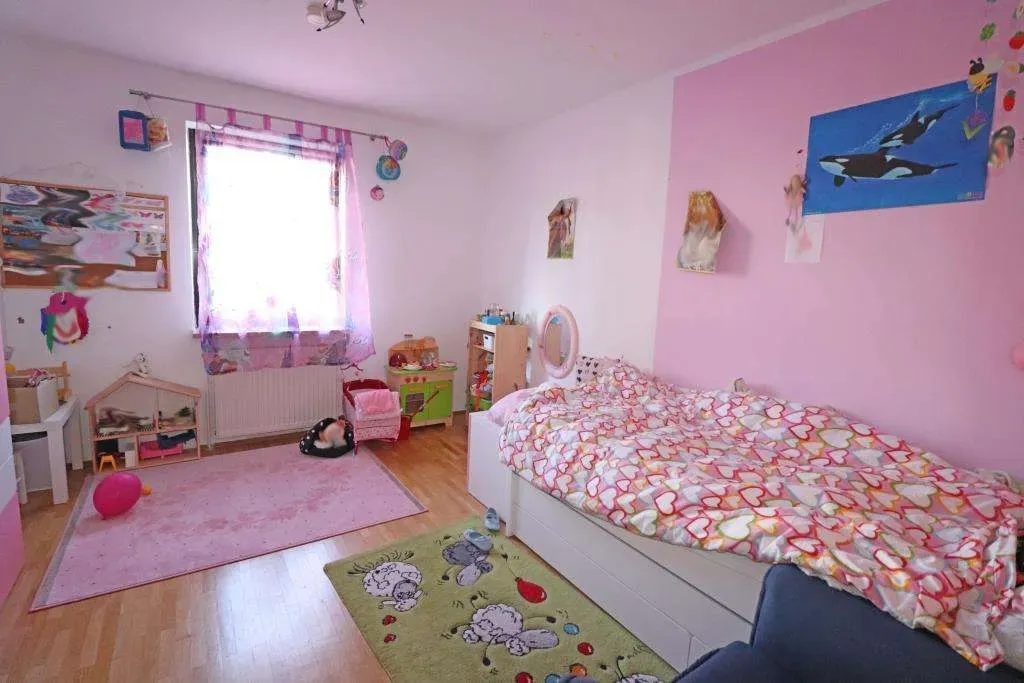 Top Lage in Weiden-Ost! 3 1/2 Zi.-ETW mit Garage und Balkon, mit Blick in Richtung Stadtpark. – Bild 10