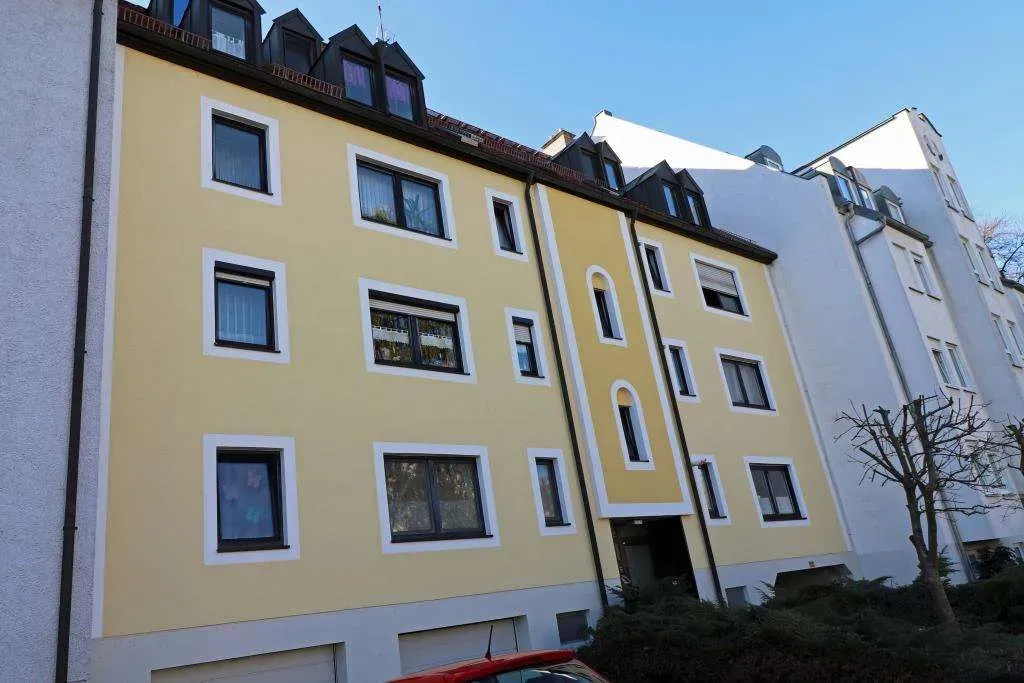 Top Lage in Weiden-Ost! 3 1/2 Zi.-ETW mit Garage und Balkon, mit Blick in Richtung Stadtpark. – Bild 2