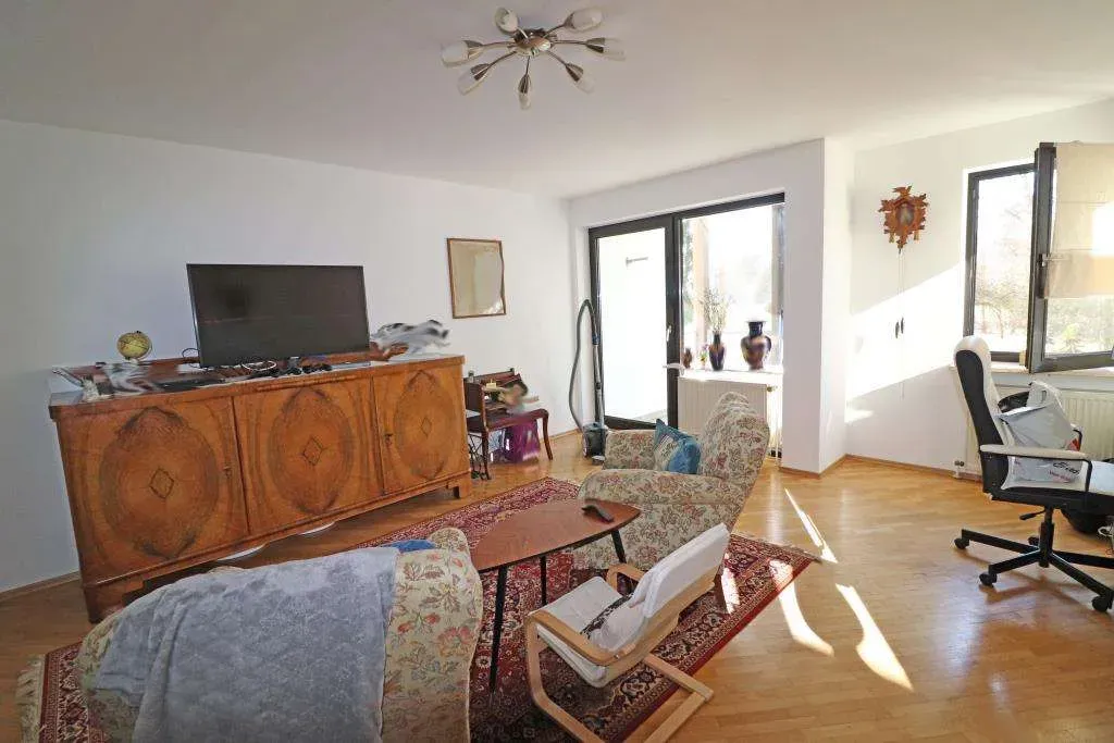 Top Lage in Weiden-Ost! 3 1/2 Zi.-ETW mit Garage und Balkon, mit Blick in Richtung Stadtpark. – Bild 6