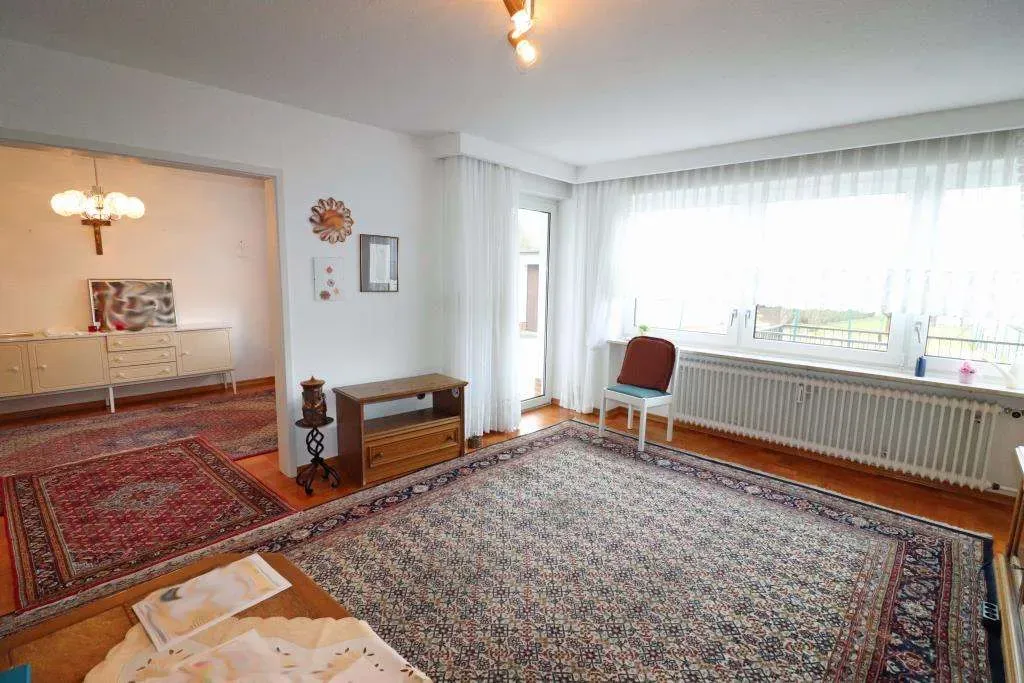 TOP-Lage, Modernisiertes Dreifam.-Haus mit Terrasse, Balkon und zwei Garagen in Weiden-Ost – Bild 4