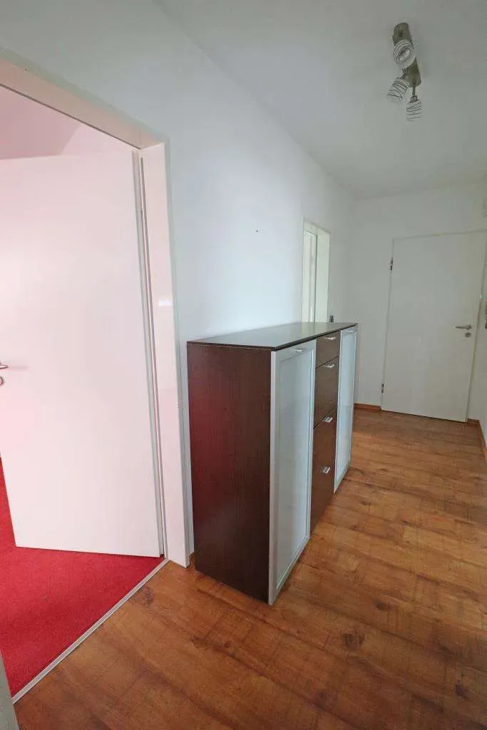 TOP-Lage, Modernisiertes Dreifam.-Haus mit Terrasse, Balkon und zwei Garagen in Weiden-Ost – Bild 7