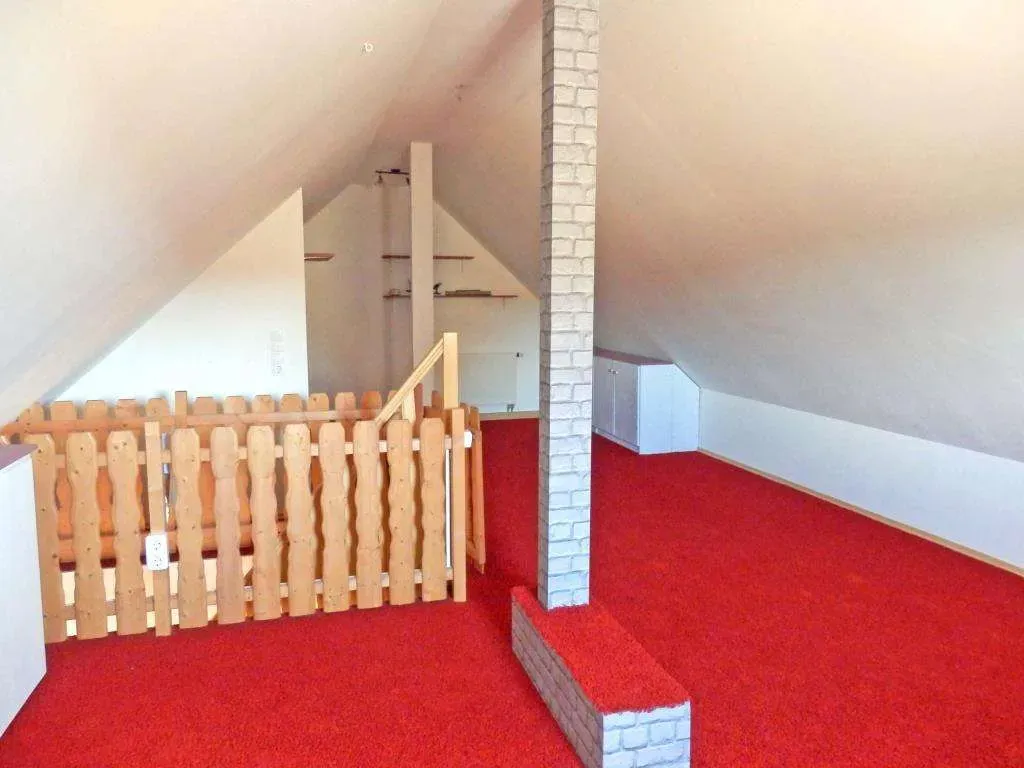 TOP!!! Moderne 3 Zi.- ETW mit Balkon, Stellplatz und ausgebautem Spitzboden mit Treppenzugang – Bild 8