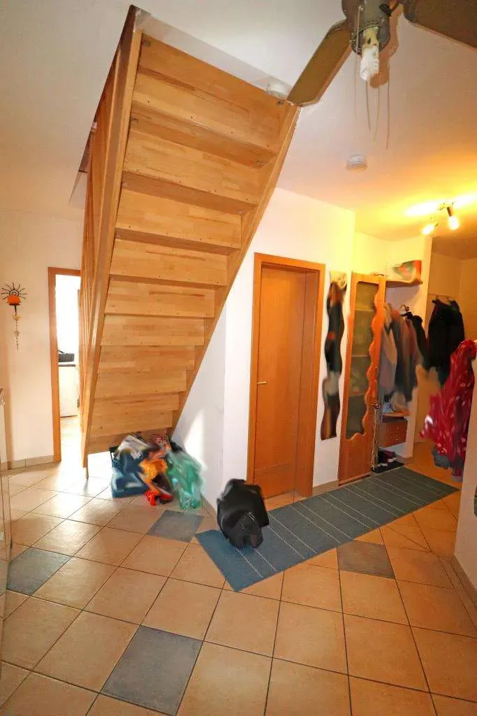 TOP!!! Moderne 3 Zi.- ETW mit Balkon, Stellplatz und ausgebautem Spitzboden mit Treppenzugang – Bild 9