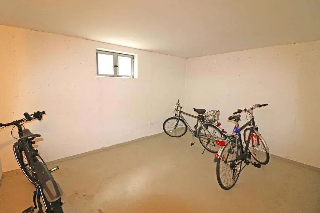 TOP!!! Moderne 3 Zi.- ETW mit Balkon, Stellplatz und ausgebautem Spitzboden mit Treppenzugang – Bild 15