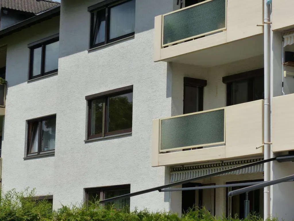 Top renoviert!!! Großzügige 3 Zi.-ETW mit TG-Stellplatz und Balkon, nähe Klinikum, sofort frei – Bild 2