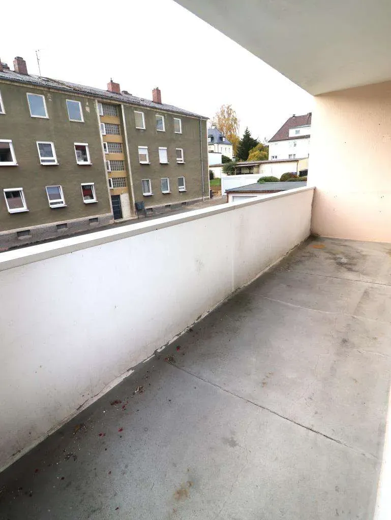 TOP! Renovierte 3 Zi.-ETW mit großem Balkon, Fenster, Elektro, Böden, Wände u. Bad erneuert – Bild 4