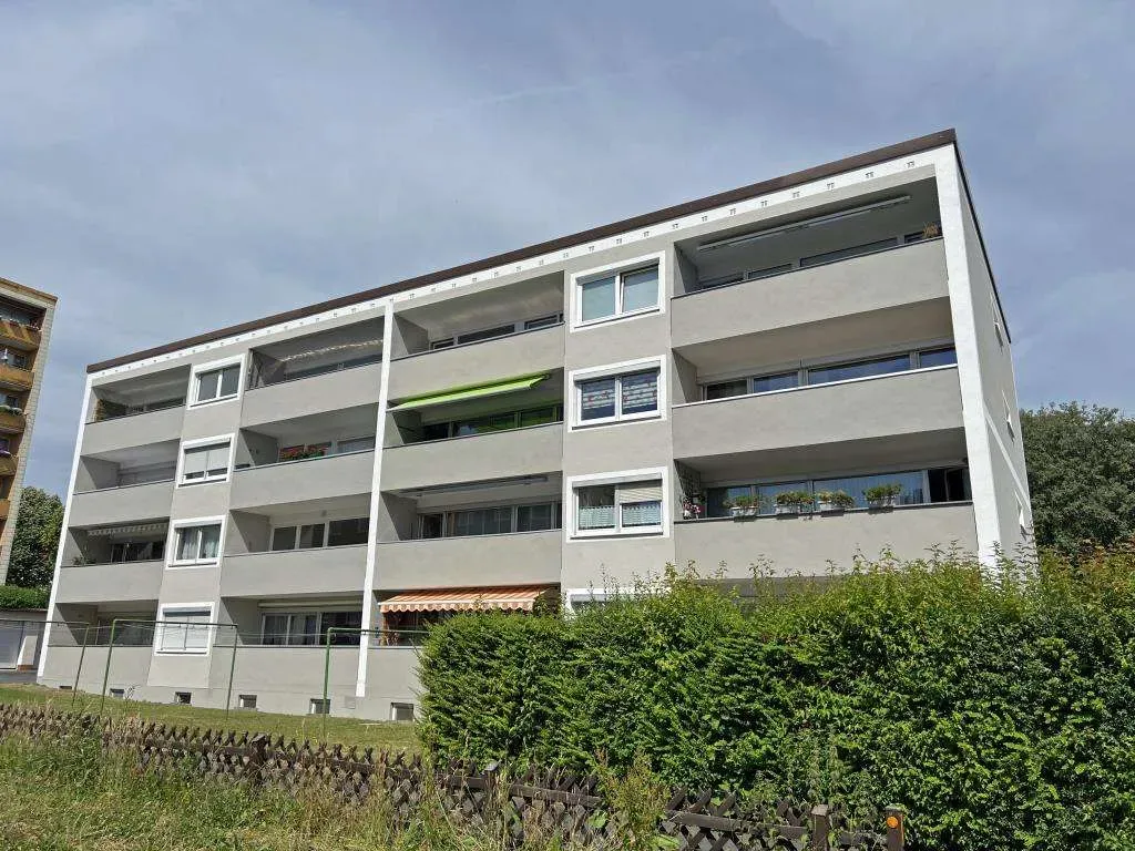 TOP! Renovierte 3 Zi.-ETW mit großem Balkon, Fenster, Elektro, Böden, Wände u. Bad erneuert – Bild 3
