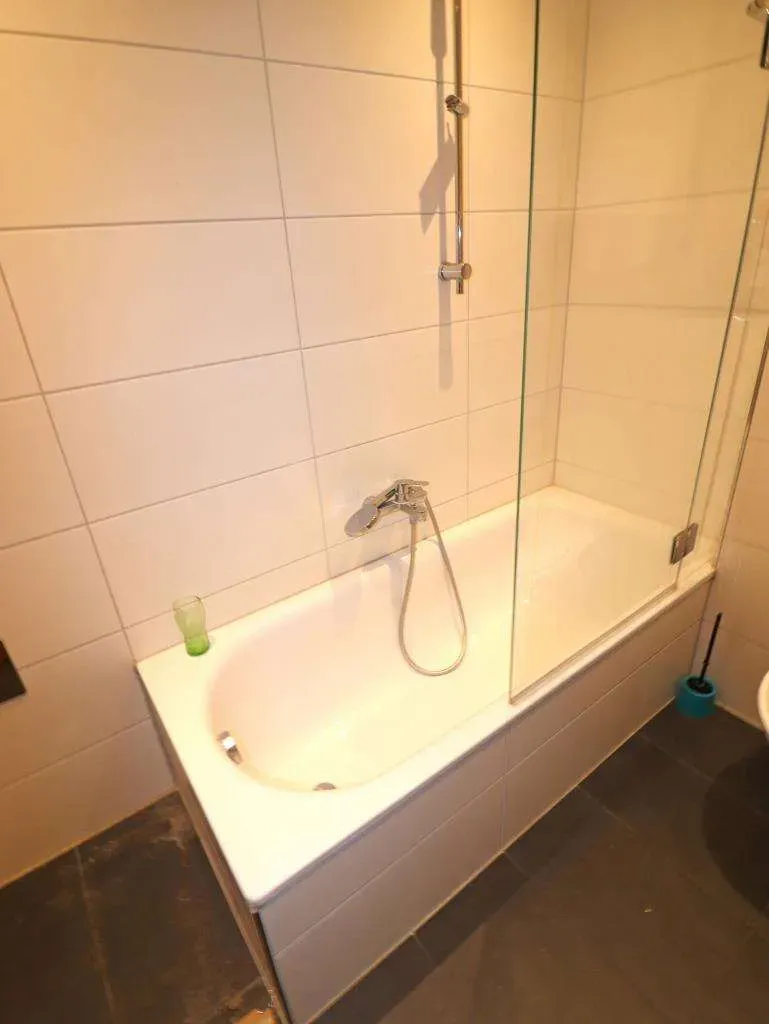 TOP! Renovierte 3 Zi.-ETW mit großem Balkon, Fenster, Elektro, Böden, Wände u. Bad erneuert – Bild 9