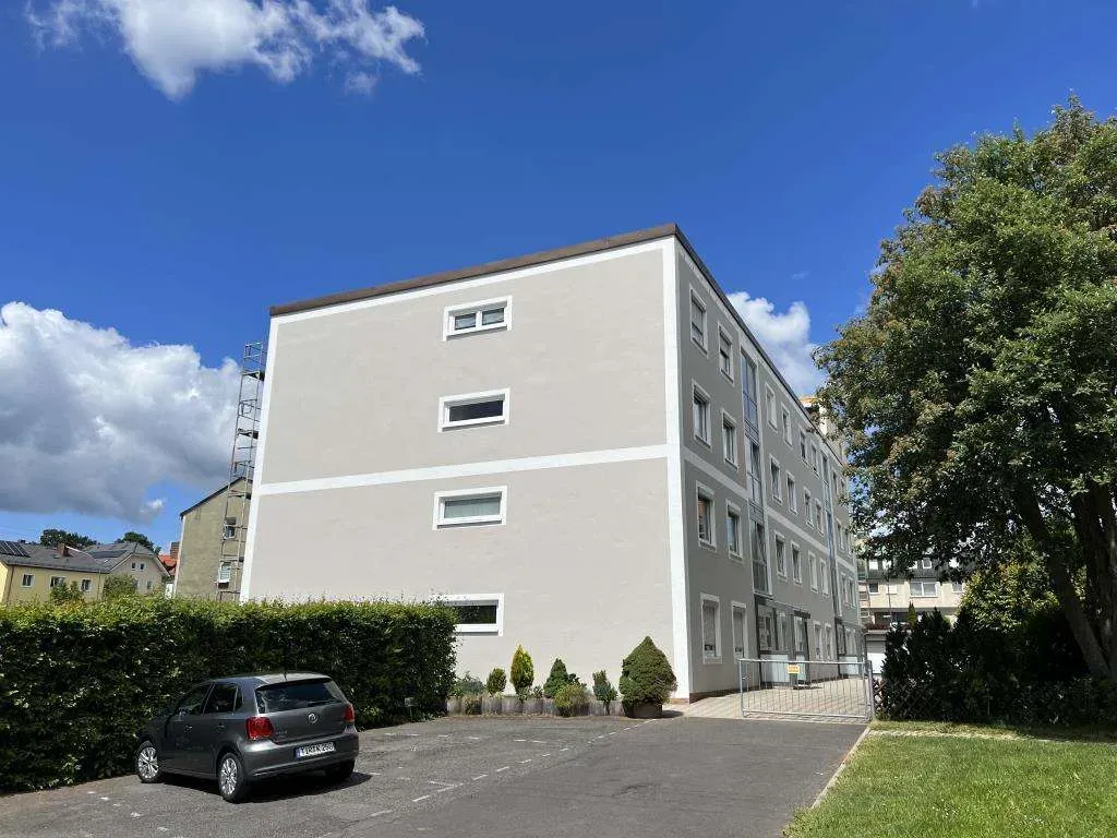 TOP! Renovierte 3 Zi.-ETW mit großem Balkon, Fenster, Elektro, Böden, Wände u. Bad erneuert – Bild 2