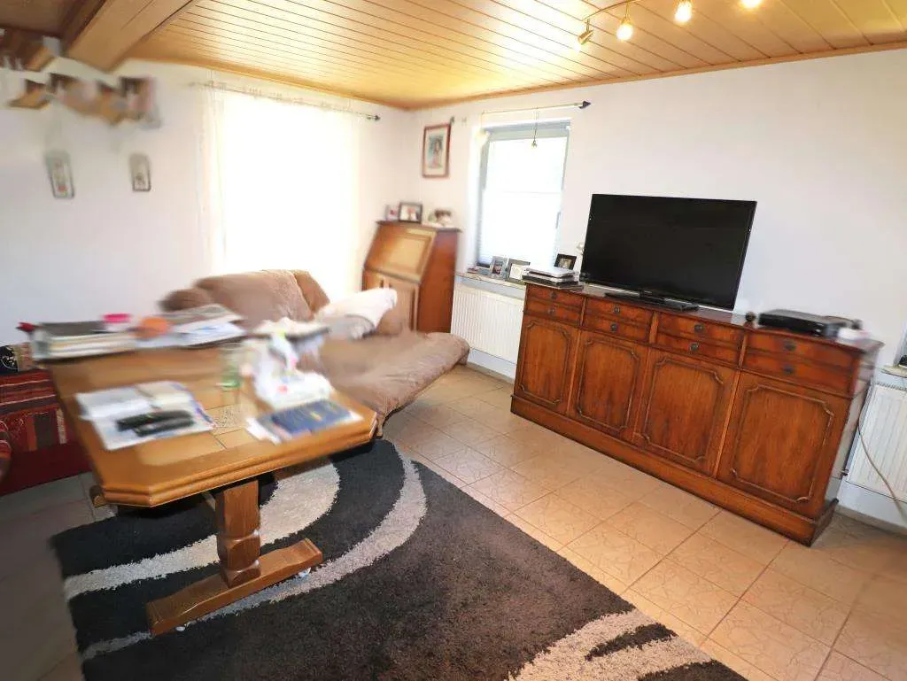 TOP! Saniertes Wohnhaus mit großem Carport, die Fassade, das Dach u. der Garten erneuert – Bild 10
