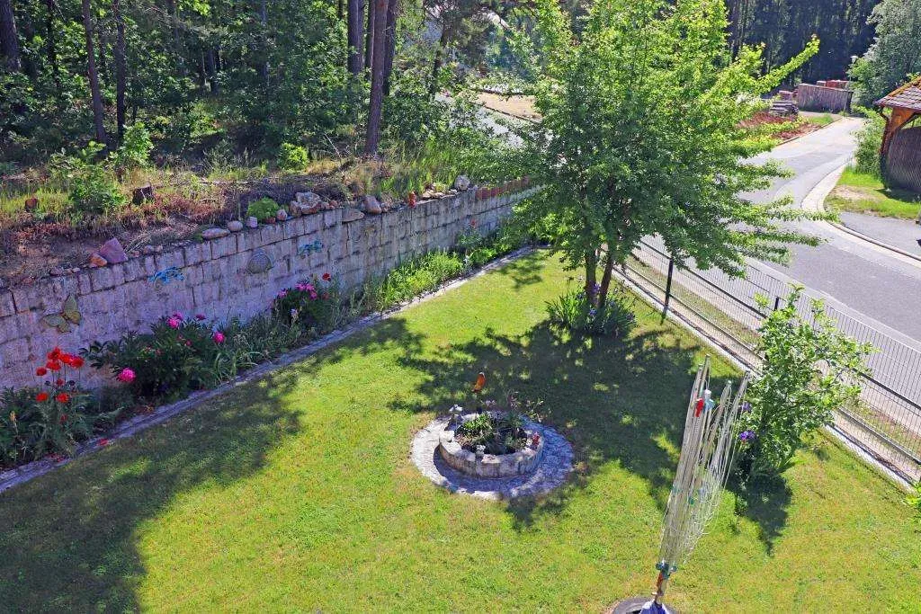 TOP! Saniertes Wohnhaus mit großem Carport, die Fassade, das Dach u. der Garten erneuert – Bild 5