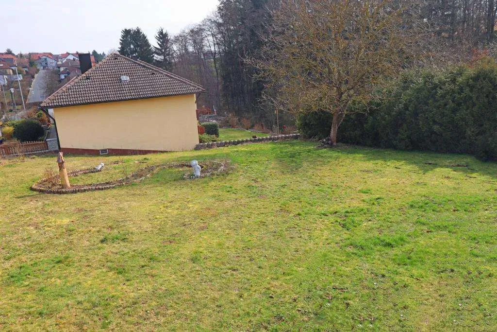 TOP! Schönes Baugrundstück in attraktiver Randlage, nach Süden unverbaubar – Bild 3