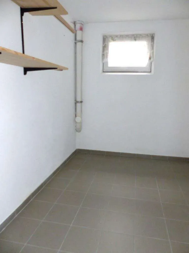 Top Wohnanlage!!! Neuwertige 2 Zi.-Wohnung mit Rundbalkon, Garage und Keller – Bild 15