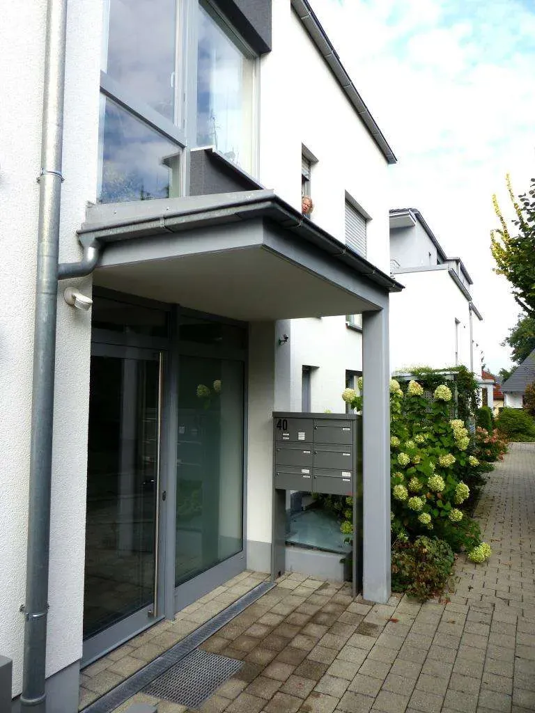 Traumlage, in exklusiver Stadtvilla geboten! 3 Zi.-ETW mit Terrasse, Garten und Stellplatz, Bj. 2012 – Bild 3