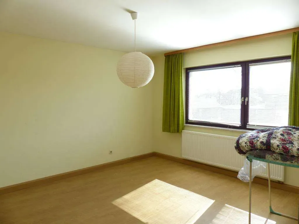 Vermietung oder Eigennutzung? Ansprechendes Wohnhaus mit Garage und Nebengebäude – Bild 13