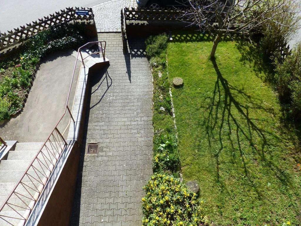 Vermietung oder Eigennutzung? Ansprechendes Wohnhaus mit Garage und Nebengebäude – Bild 14