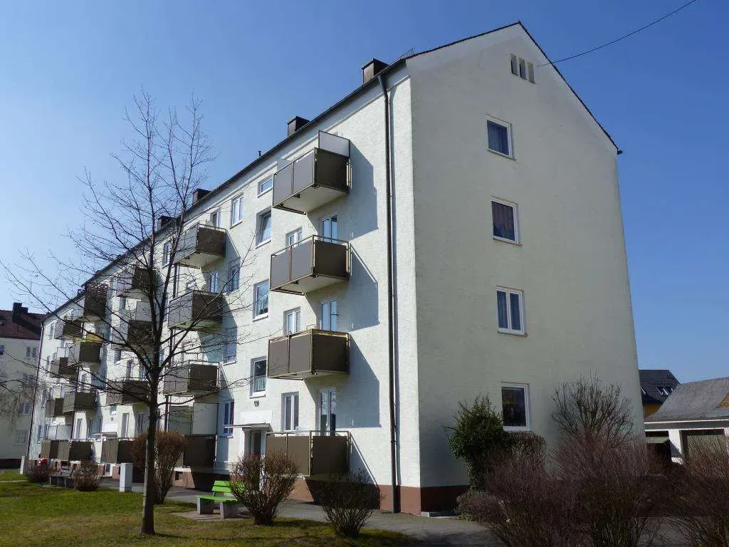 Vermietung oder Eigennutzung!!! Günstige 3 Zi.-ETW mit Balkon und Garage, 2. OG, sofort frei – Bild 1