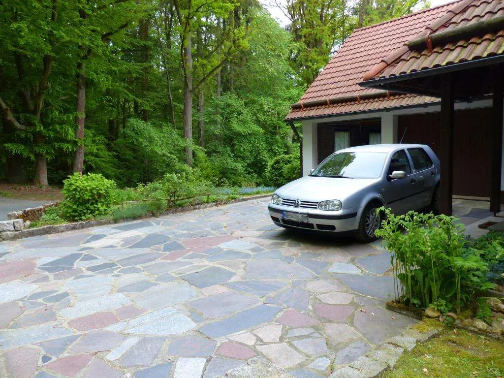 Waldrandlage geboten!! Freistehendes Wohnhaus mit separatem Waldstück und Doppelgarage – Bild 5