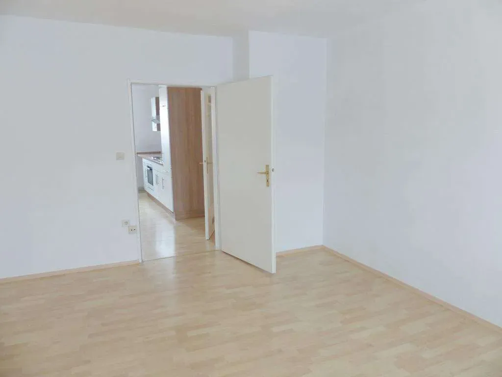 Wohnen im Zentrum! Großzügige 2 Zi.-Whg. in ruhiger Innenstadtlage, im 3. OG, sofort frei – Bild 13