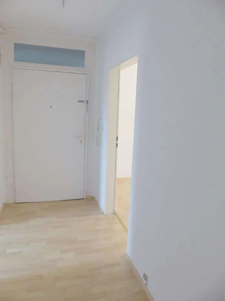 Wohnen im Zentrum! Großzügige 2 Zi.-Whg. in ruhiger Innenstadtlage, im 3. OG, sofort frei – Bild 8