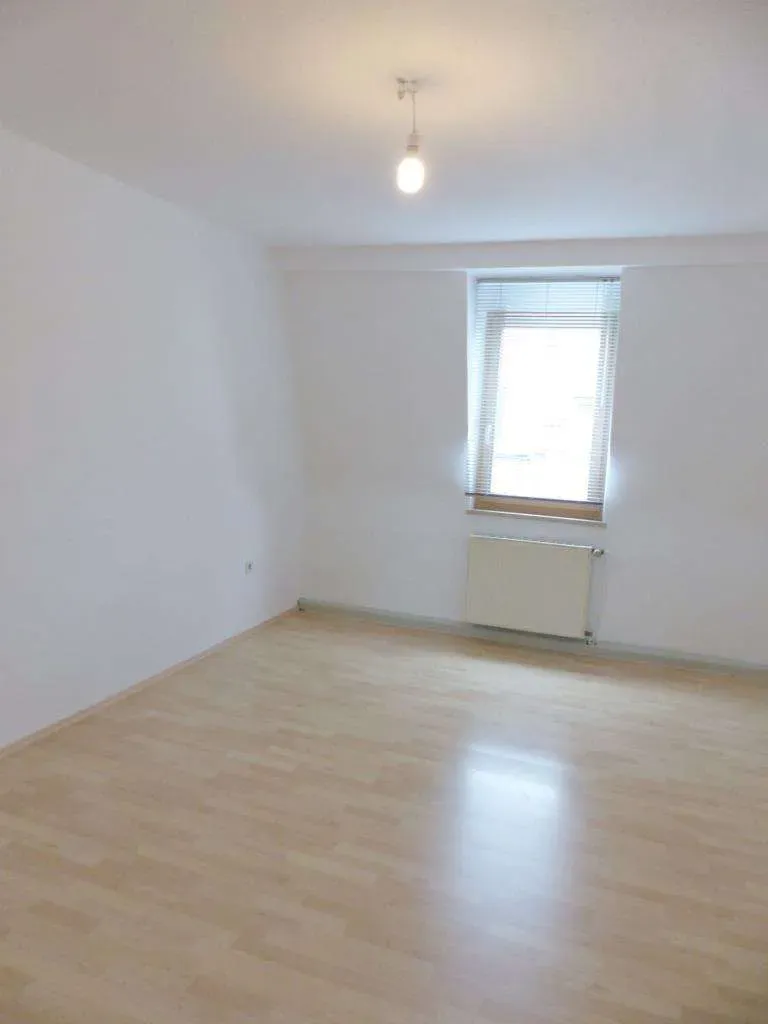 Wohnen im Zentrum! Großzügige 2 Zi.-Whg. in ruhiger Innenstadtlage, im 3. OG, sofort frei – Bild 9
