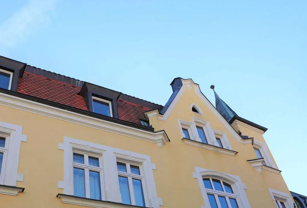 Wohnen im Zentrum! Großzügige 3 Zi.-Whg. in ruhiger Innenstadtlage, im 3. OG, sofort frei – Bild 3