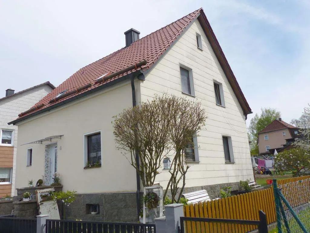 Zur Kapitalanlage, derzeit vermietet!!! Günstiges Einfam.-Haus mit Garage und Garten – Bild 1
