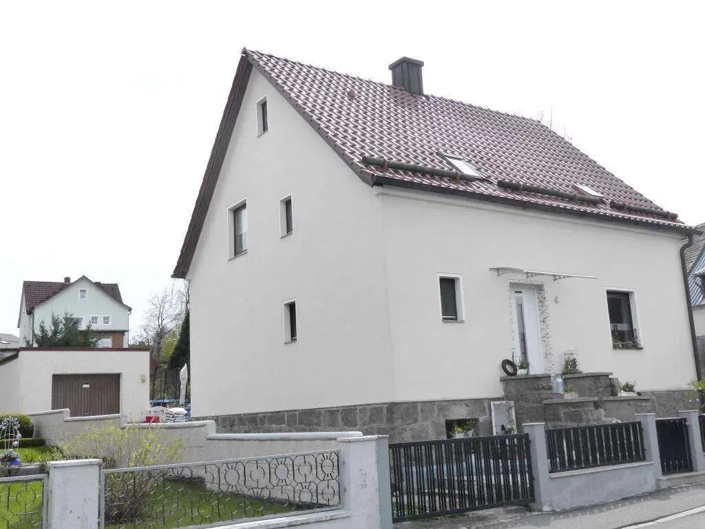 Zur Kapitalanlage, derzeit vermietet!!! Günstiges Einfam.-Haus mit Garage und Garten – Bild 2