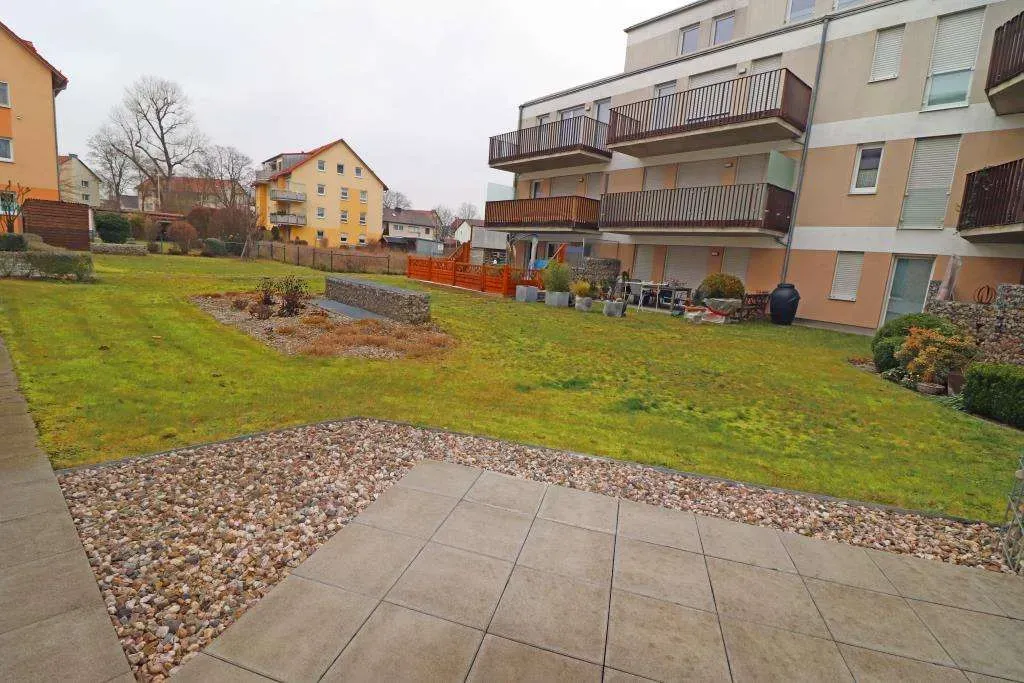 Zur Vermietung! Hochwertige, barrierefreie 2 1/2 Zi.-Whg. mit 2 Terrassen, EBK u. Garage – Bild 4