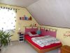 Top Zustand!! Ansprechendes Wohnhaus mit ELW, Garage, Solar- und PV-Anlage mit ca. 330 EUR Ertrag... - Kinderzimmer