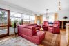 TOP Lage! Großzügiges Wohnhaus mit Einliegerbereich, Südgarten und herrlicher Aussicht - Wohnzimmer