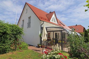 Auf höchstem Niveau!! Gepflegtes Wohnhaus mit Wintergarten und Carport, Spitzboden ausgebaut, 92637 Theisseil, Einfamilienhaus
