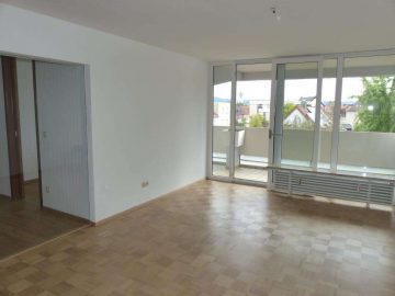 Nähe Innenstadt!!! Top renovierte 3 Zi.-Wohnung mit großem Balkon ab 01.10.2016, 92637 Weiden, Etagenwohnung