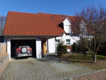 Top Angebot! Gepflegte Doppelhaushälfte, derzeit vermietet, ohne Keller, mit Garage und Stellplatz, 92717 Reuth, Doppelhaushälfte