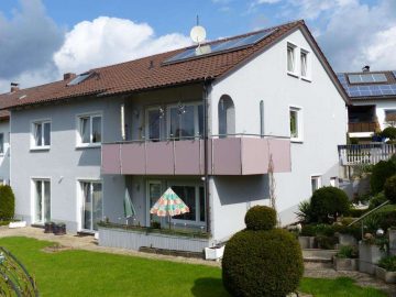 Top gepflegt!!! Ansprechendes Wohnhaus mit eigengenutzter Wohnung und vier Appartements, Garage u…, 95478 Kemnath, Einfamilienhaus