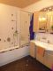 Top gepflegt!!! Ansprechendes Wohnhaus mit eigengenutzter Wohnung und vier Appartements, Garage u... - Badezimmer