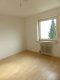 Familien bevorzugt! Ansprechende 4 Zi.-ETW mit Balkon und Garage, Badezimmer und WC erneuert - Kinderzimmer