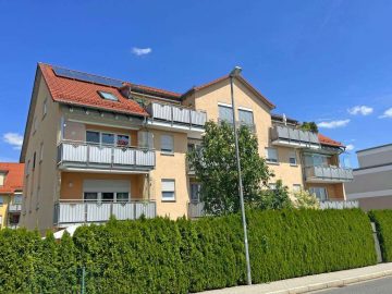 Top-Gelegenheit! Stilvolle 4 ½ Zi.-ETW inkl. Hobbyraum, Innentreppe, Terrasse, Garten und Stellplatz, 92637 Weiden, Erdgeschosswohnung