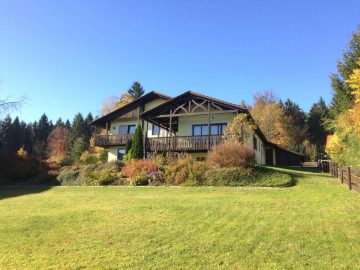 Wohnen in naturnaher Randlage! Großzügiges Architektenhaus mit Doppelgarage und herrlichem Garten, 95700 Neusorg, Einfamilienhaus