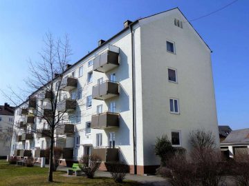 Kapitalanleger gesucht!!! Günstige 3 Zi.-ETW mit Balkon und schöner Aussicht, derzeit vermietet., 92637 Weiden, Etagenwohnung