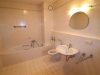 TOP Lage geboten! Stadtnahe 3 Zi.-Eigentumswohnung mit Tiefgarage, EBK und Balkon - Badezimmer
