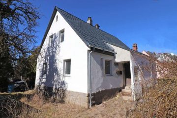 Kleines Wohnhaus mit Potenzial – teilweise renoviert, mit neuer Dacheindeckung und Fenstern, 92660 Neustadt, Einfamilienhaus