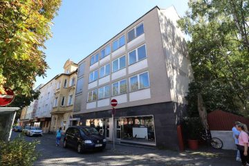 Mehrfamilienhaus mit Laden, ehemaliger Praxis sowie Maisonette-Wohnung, 92637 Weiden, Mehrfamilienhaus