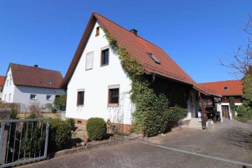 Haus mit Potenzial! Renovierungsobjekt mit Nebengebäude und idyllischem Garten, 92706 Luhe-Wildenau, Einfamilienhaus