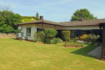 Alles auf einer Ebene! Gepflegter Bungalow mit Garage und herrlichem Süd-Garten, 92699 Bechtsrieth, Bungalow