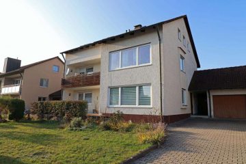 Gepflegte 6 Zi.-Wohnung mit EBK, Garage und Garten, davon 3 Zimmer im separaten DG, 92665 Altenstadt, Erdgeschosswohnung