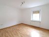 Neu renoviert! Gepflegte 4 Zi.-Whg. mit Balkon und Garage, im 2. OG, sofort bezugsfrei - Schafzimmer