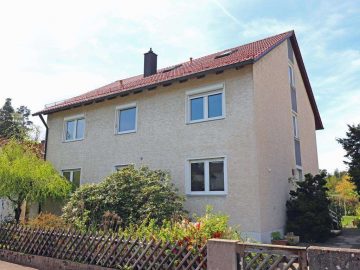TOP! Gepflegtes Zweifamilienhaus mit Garten, Doppelgarage und Dachgeschossausbau, 92655 Grafenwöhr, Einfamilienhaus