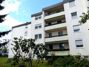 Aufgepasst!!! Gepflegte 3 Zi.-ETW mit Balkon, im 1. OG, ohne Aufzug und sofort frei, 92637 Weiden, Etagenwohnung